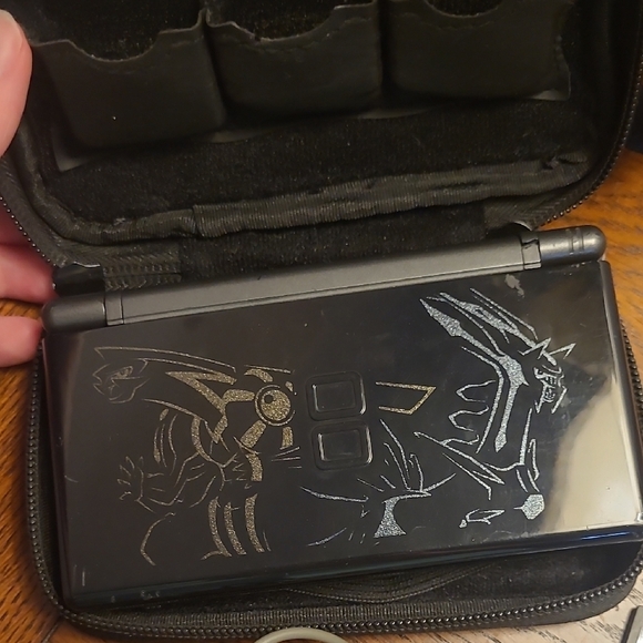 Nintendo DS Lite Pokemon Edition with 16 Games and Charger - Picture 5 of 9